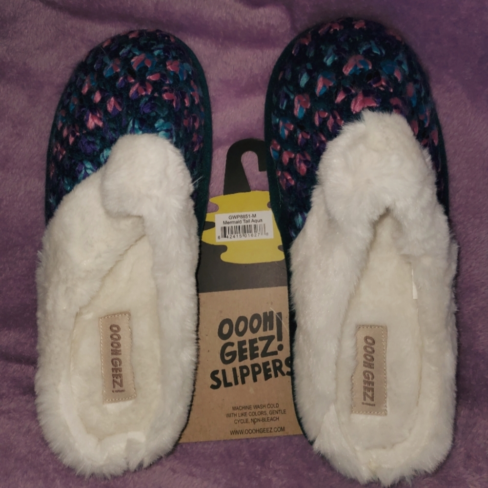 OOOH GEEZ SLIPPERS SZ  MED 7/8
